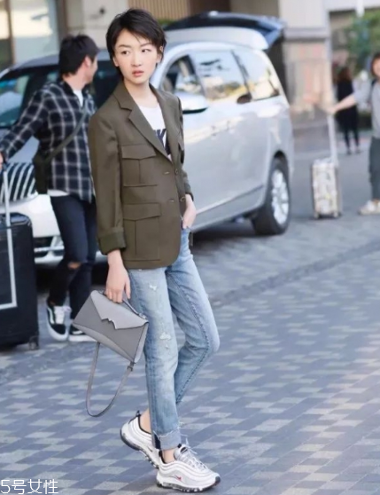 西裝外套搭配什么褲子？百搭又有范