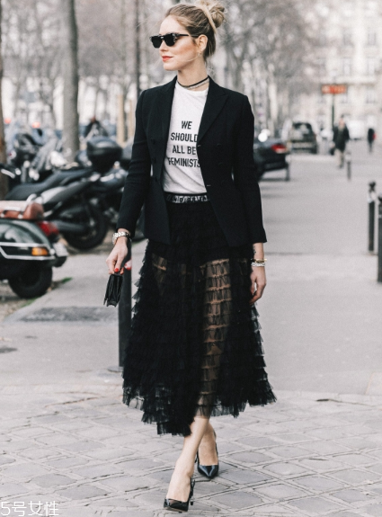 西裝配什么裙子好看？讓你美到挪不開眼