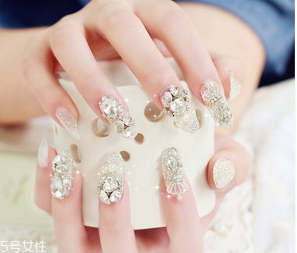 新娘美甲需要哪些工具？新娘美甲diy全攻略
