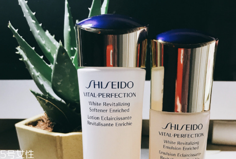 資生堂悅薇水乳清爽和滋潤的區(qū)別 按膚質(zhì)選擇 資生堂悅薇水乳清爽和滋潤的區(qū)別 按膚質(zhì)選擇