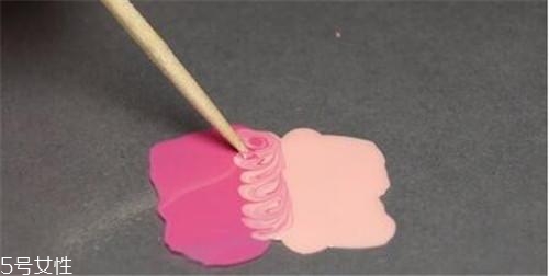 可撕指甲油哪個(gè)牌子好？女神都愛(ài)的六款健康指甲油