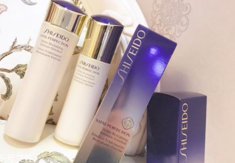 資生堂悅薇水乳清爽和滋潤的區(qū)別 按膚質(zhì)選擇 資生堂悅薇水乳清爽和滋潤的區(qū)別 按膚質(zhì)選擇