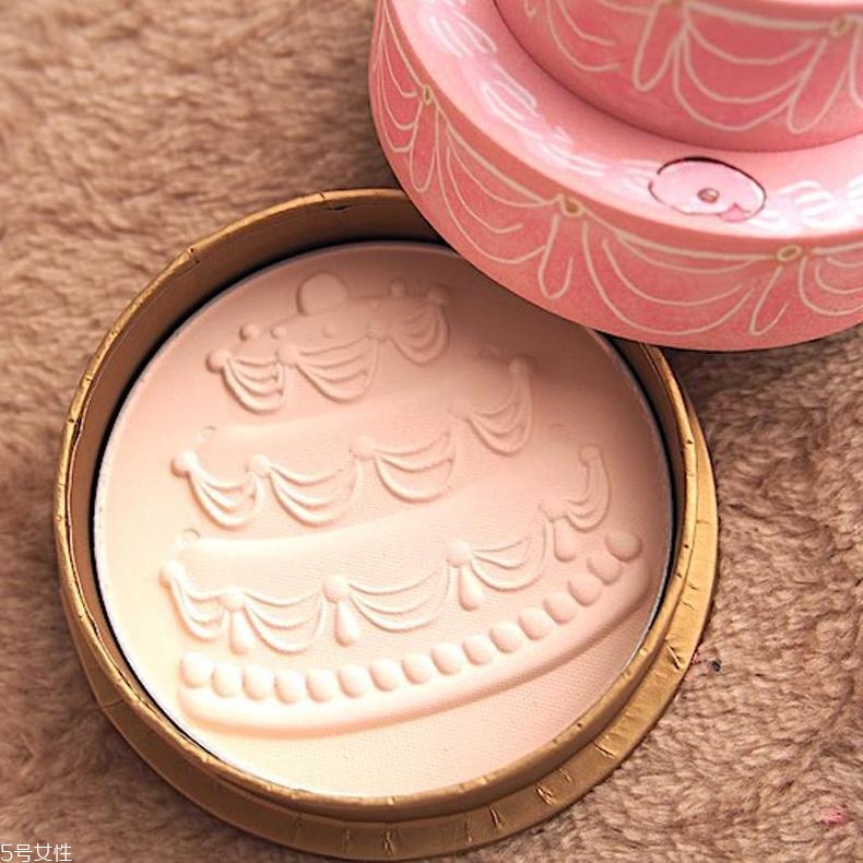 laduree拉杜麗蛋糕蜜粉餅怎么樣？能防曬能控油