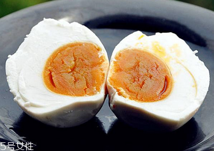 咸鴨蛋是腌制食品嗎？做法是腌制