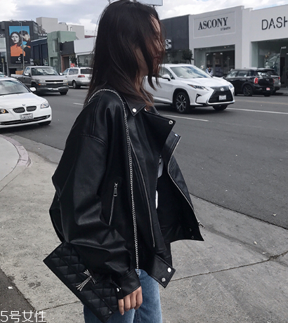 皮衣起褶子怎么辦？皮衣穿著要注意