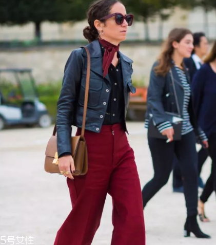 皮衣有油漬怎么去除？千萬不能水洗