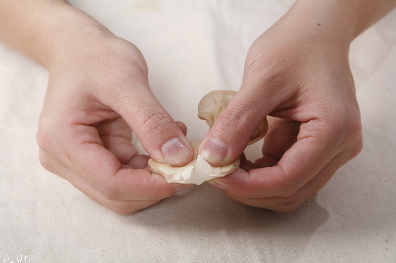 雞蛋護膚方法 怎么用雞蛋護膚 雞蛋護膚方法 怎么用雞蛋護膚