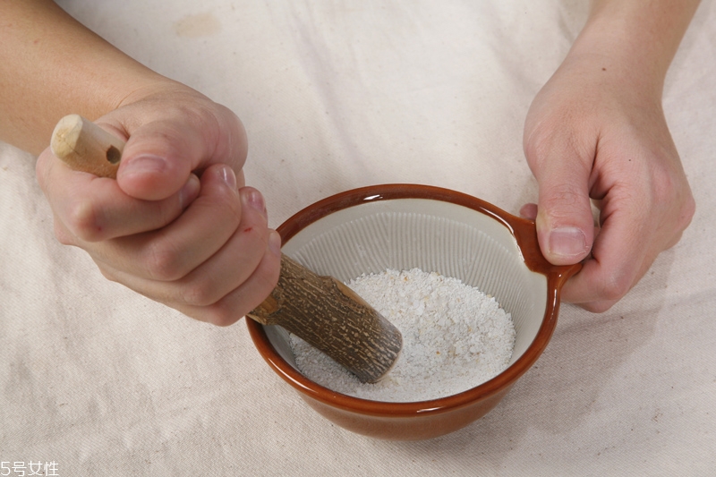 雞蛋護膚方法 怎么用雞蛋護膚 雞蛋護膚方法 怎么用雞蛋護膚