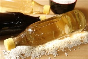 醋為什么是酸的 怎么判斷醋的好壞 醋為什么是酸的 怎么判斷醋的好壞
