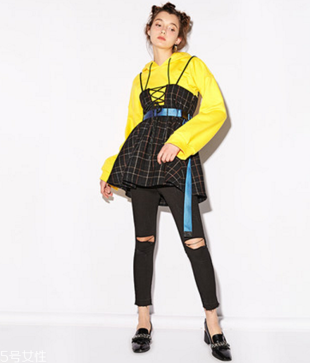 今年流行什么樣的吊帶裙？出街暴擊眼球