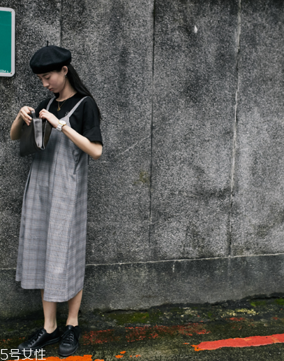 今年流行什么樣的吊帶裙？出街暴擊眼球