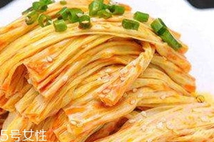 腐竹泡多久 顏色變白變?nèi)彳浖纯? alt=