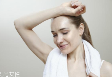 身體異味怎么輕松消除？三種方法讓你風(fēng)度翩翩