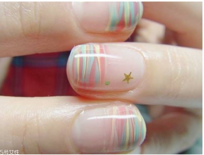 2018溫柔系美甲圖片 連男神都說(shuō)好看的5款溫暖美甲
