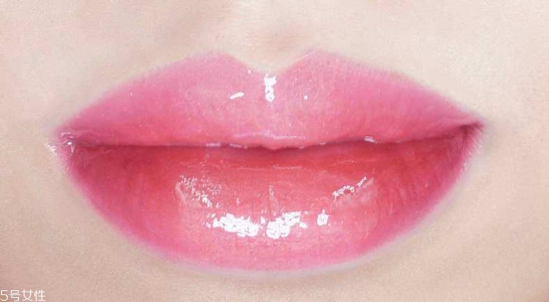 春天適合什么唇妝？4款簡單易上手的撩動唇色