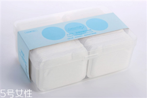 化妝棉會(huì)過(guò)期嗎 過(guò)期的化妝棉不要用 化妝棉會(huì)過(guò)期嗎 過(guò)期的化妝棉不要用