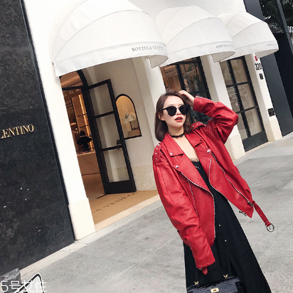 皮衣放久了掉皮怎么辦？皮衣掉皮輕松解決