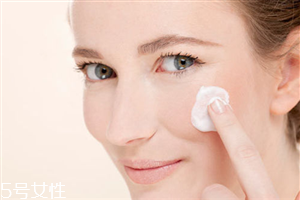 化妝棉過期了還能用嗎 化妝棉的其它用法 化妝棉過期了還能用嗎 化妝棉的其它用法