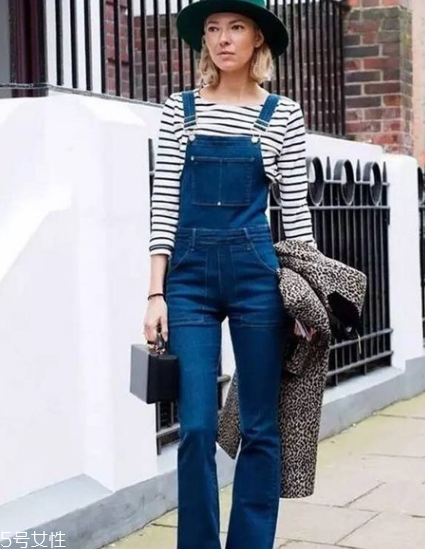 背帶褲怎么穿好看？清新減齡的春日穿搭