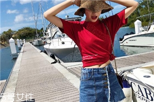 牛仔裙配什么上衣？最經(jīng)典的時(shí)尚穿搭