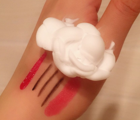 潔面泡沫和潔面乳的區(qū)別 潔面泡沫和潔面乳的區(qū)別