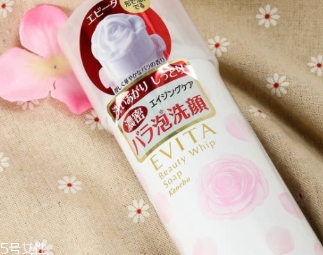 潔面泡沫能卸妝嗎？