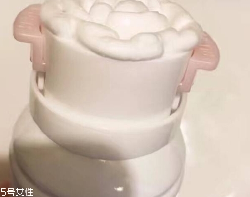 潔面泡沫能卸妝嗎？