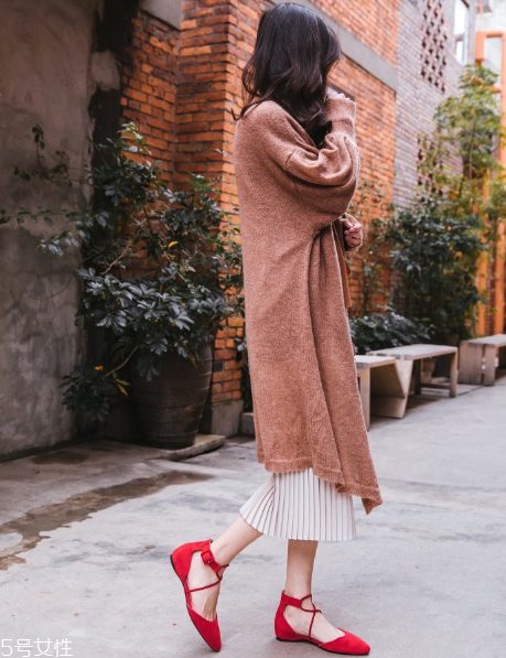 綁帶鞋怎么搭配？秒變街拍女神