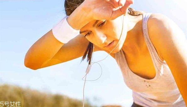 為什么一吃熱的東西就流鼻涕 為什么一吃熱的東西就流鼻涕