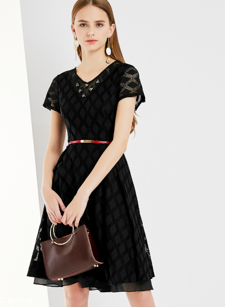 2022連衣裙流行趨勢？楚楚動人的仙女風范