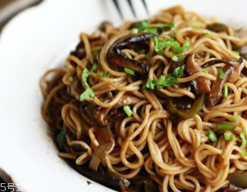 壽桃牌蝦子面怎么做好吃？經(jīng)典港式風味