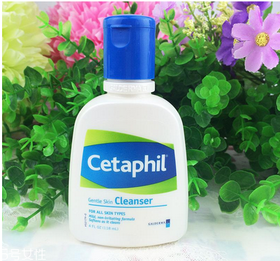 洗臉后用什么擦干最好 盡量不要使用毛巾 洗臉后用什么擦干最好 盡量不要使用毛巾