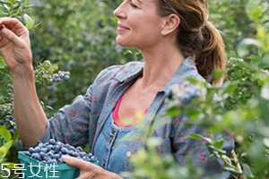 葉黃素和魚肝油哪個(gè)對(duì)眼睛好？