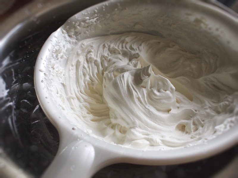 怎么打發(fā)鮮奶油更持久 怎么打發(fā)鮮奶油更持久