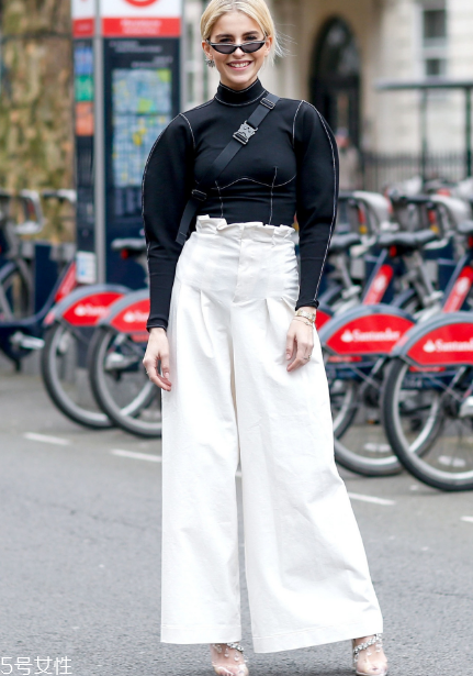 白褲子怎么搭配衣服好看？跟著明星學穿搭