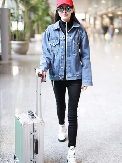 黑色打底衫怎么配衣服？時(shí)尚界的常青單品