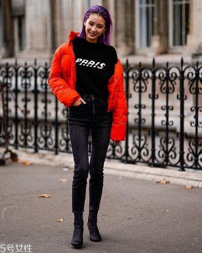 黑色打底衫怎么配衣服？時(shí)尚界的常青單品