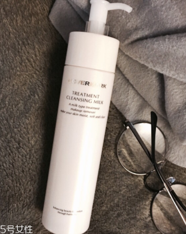 干皮卸妝用什么好？六款溫和保濕卸妝產(chǎn)品