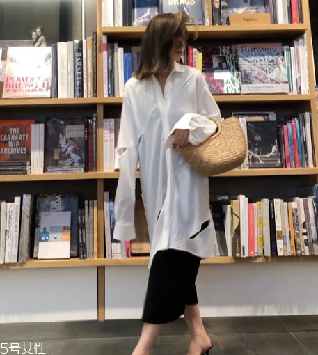 今年流行什么樣的白襯衫？襯衫也有新花樣