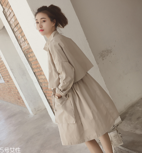 今年流行什么樣的風(fēng)衣？這幾款少女感十足