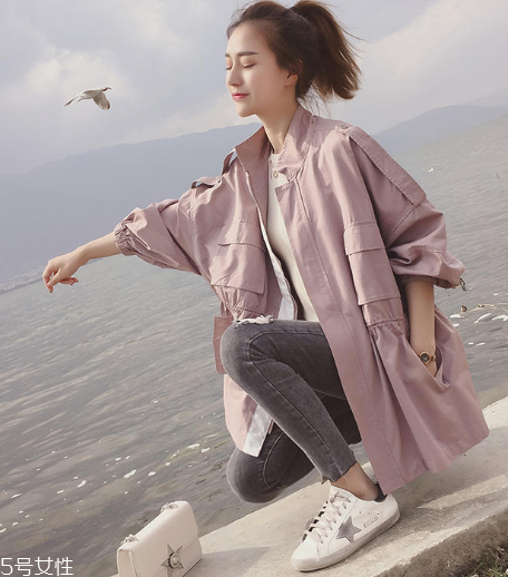 今年流行什么樣的風(fēng)衣？這幾款少女感十足