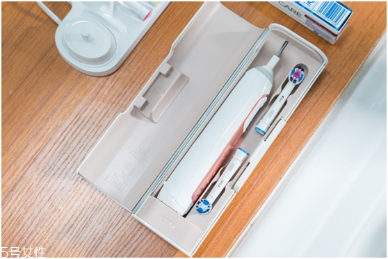 歐樂b電動牙刷怎么樣？四個刷頭很好用