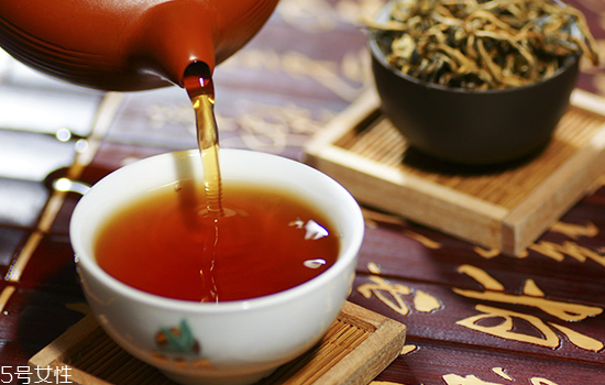 夏天臉曬紅還黑怎么辦 這些方法教你快速美白 夏天臉曬紅還黑怎么辦 這些方法教你快速美白