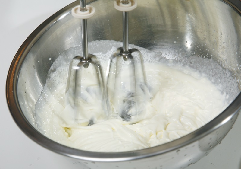 怎么打發(fā)鮮奶油更持久 怎么打發(fā)鮮奶油更持久