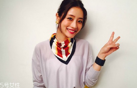 石原里美發(fā)型教程 校閱女孩河野悅子發(fā)型扎法 石原里美發(fā)型教程 校閱女孩河野悅子發(fā)型扎法