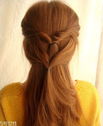 披肩發(fā)怎么弄好看圖解 六款新的編發(fā)教程 披肩發(fā)怎么弄好看圖解 六款新的編發(fā)教程