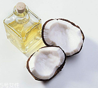 椰子油是酸性還是堿性？屬于弱酸性