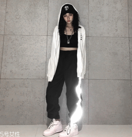 運動褲如何卷褲腳？這樣卷褲腳最好看