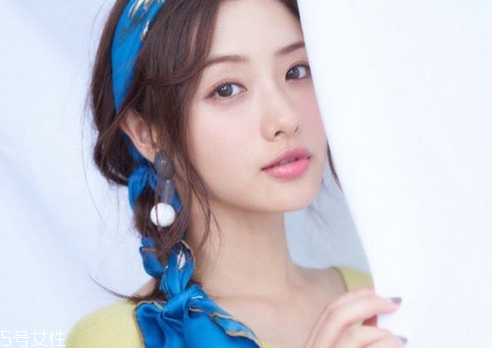 石原里美發(fā)型教程 校閱女孩河野悅子發(fā)型扎法 石原里美發(fā)型教程 校閱女孩河野悅子發(fā)型扎法