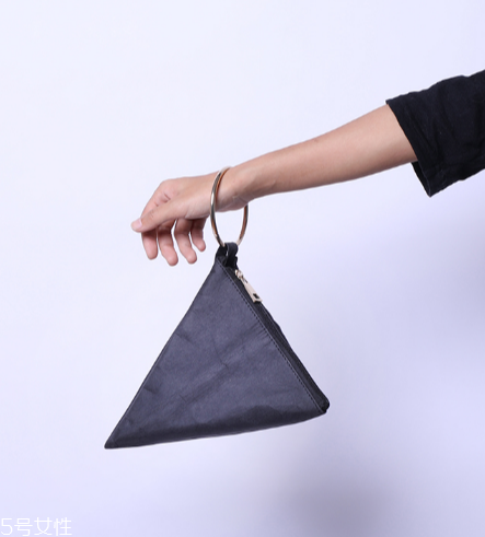 2022春夏包包流行趨勢(shì)？這些款式不能沒(méi)有